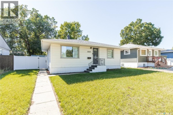 Kitchen/Dining room - 1005 Coteau Street W, Moose Jaw, SK S6H5G3 Photo 2