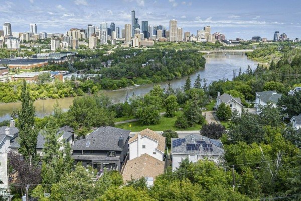 10057 91 Av Nw Nw, Edmonton, AB, photo 3