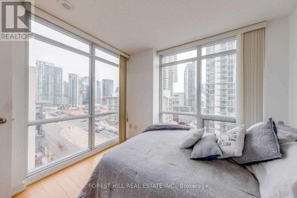 1006 - 11 Brunel Court, Toronto, ON M5V3Y3 Photo 5