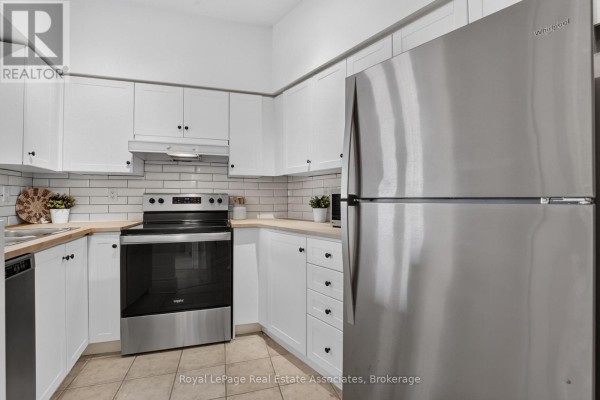 1006 - 115 Richmond Street E, Toronto Photo 4