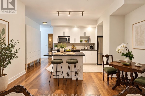 1006 - 28 Linden Street, Toronto, ON M4Y0A4 Photo 5