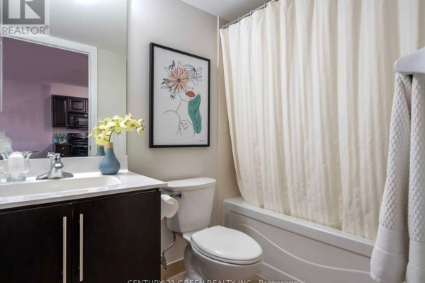1006 - 330 Burnhamthorpe Road W, Mississauga, ON L5B0E1 Photo 4