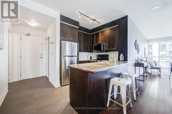 Dining room - 1006 - 500 St Clair Avenue W, Toronto, ON M6C1A8 Photo 2