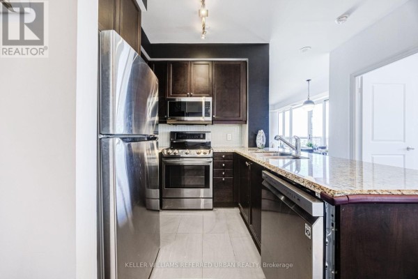 Primary Bedroom - 1006 - 500 St Clair Avenue W, Toronto, ON M6C1A8 Photo 4