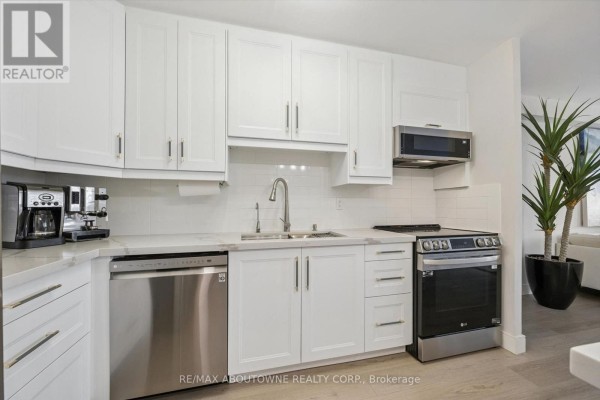 Bedroom - 1006 - 81 Millside Drive, Milton, ON L9T3X4 Photo 5