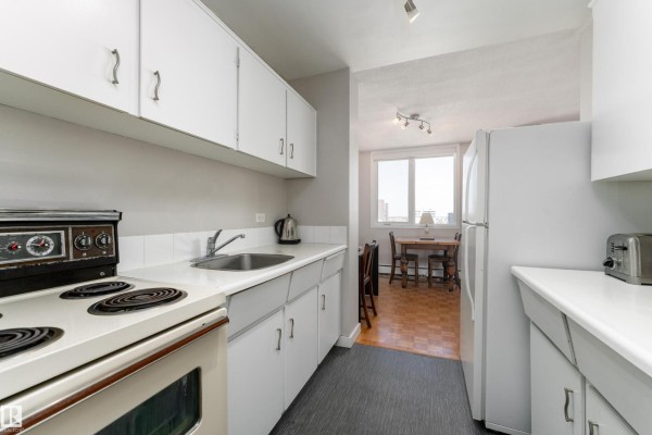 #1006 9816 112 St Nw, Edmonton, AB T5K1L5 Photo 5