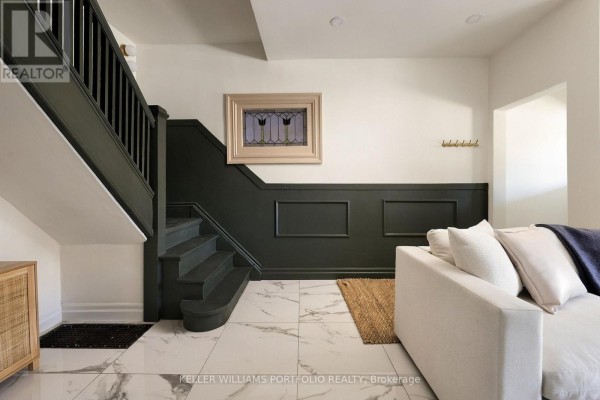 1006 Ossington Avenue, Toronto