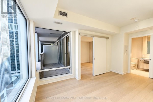 1007 - 11 Yorkville Avenue, Toronto, ON M4W0B7 Photo 4
