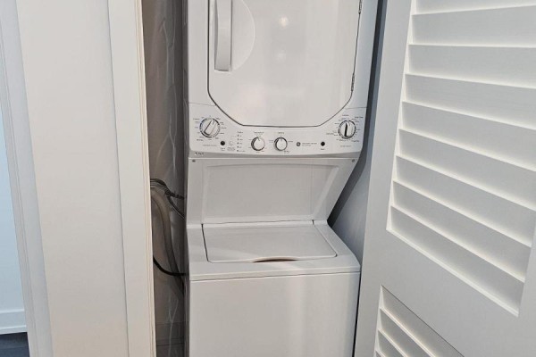 Bathroom - 1007 - 225 Veterans Drive, Brampton, ON L7A0B6 Photo 5