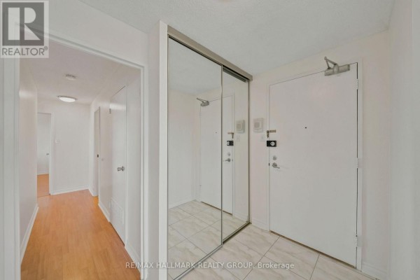 Kitchen - 1007 - 415 Greenview Avenue, Ottawa, ON K2B8G5 Photo 3