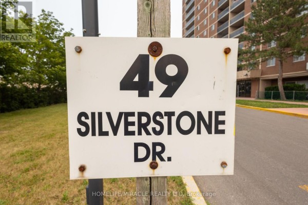 1007 - 49 Silverstone Drive, Toronto, ON, photo 2