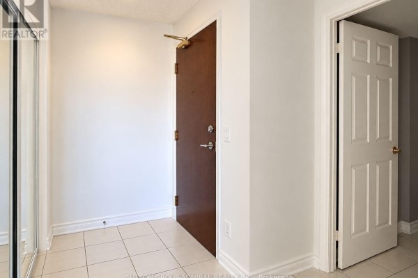 Primary Bedroom - 1007 - 5 Michael Power Place, Toronto, ON M9A0A3 Photo 4