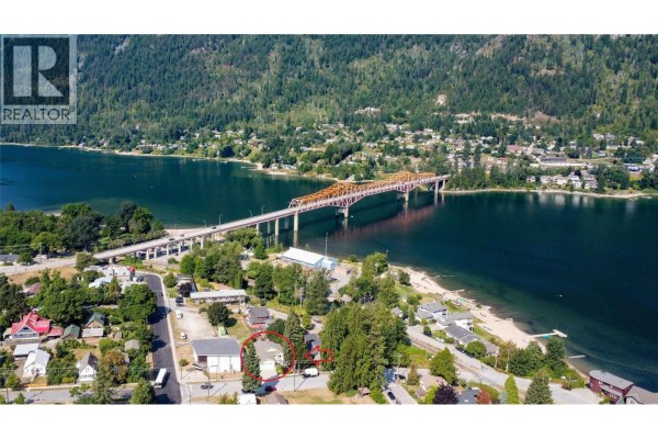 1007 Fourth Street, Nelson, BC, photo 2