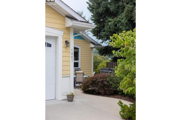 Kitchen - 1007 Fourth Street, Nelson, BC V1L2T5 Photo 4