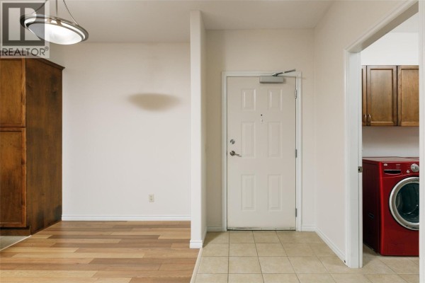 Full bathroom - 1007 Harvey Avenue Unit# 208, Kelowna, BC V1Y6B1 Photo 4