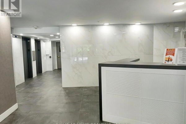 Kitchen - 1008 - 20 Edgecliff Golfway, Toronto, ON M3C3A4 Photo 3