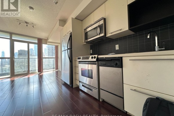 1008 - 21 Carlton Street, Toronto, ON M5B1L3 Photo 4