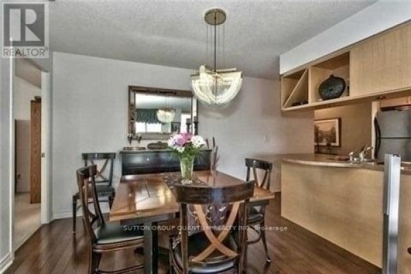 Dining room - 1008 - 4090 Living Arts Drive, Mississauga, ON L5B4M8 Photo 2