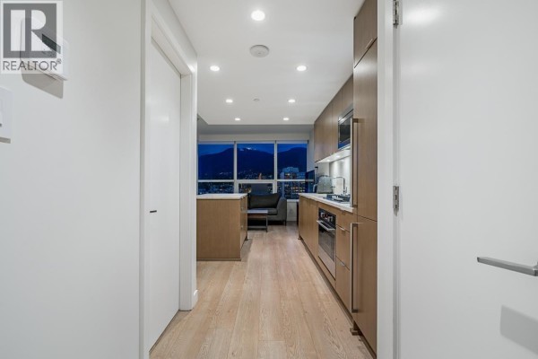 1008 112 E 13th Street, North Vancouver, BC V7L0E4 Photo 4