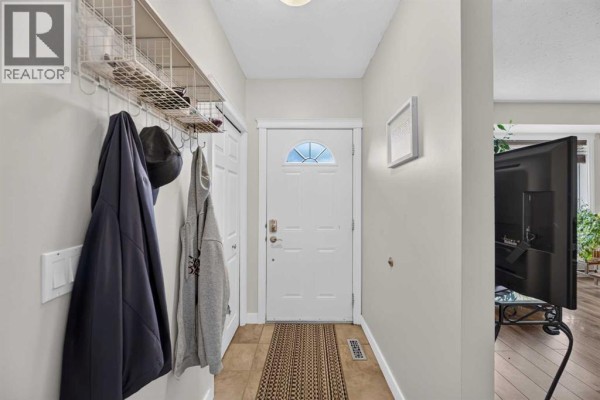 Other - 1008 2 Street Ne, Sundre, AB T0M1X0 Photo 2