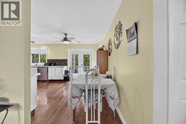 Bedroom - 1008 2 Street Ne, Sundre, AB T0M1X0 Photo 5
