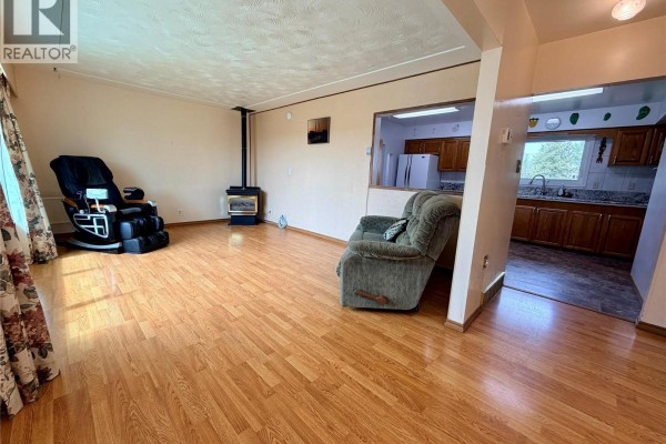 1008 95 Avenue, Dawson Creek, BC, photo 3