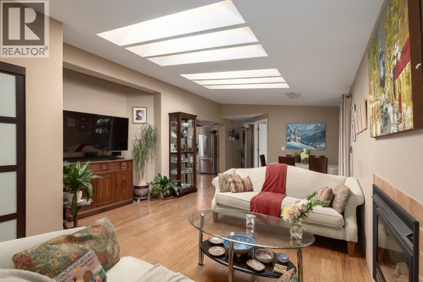 1008 Edgewater Crescent, Squamish, BC V6B0B2 Photo 5