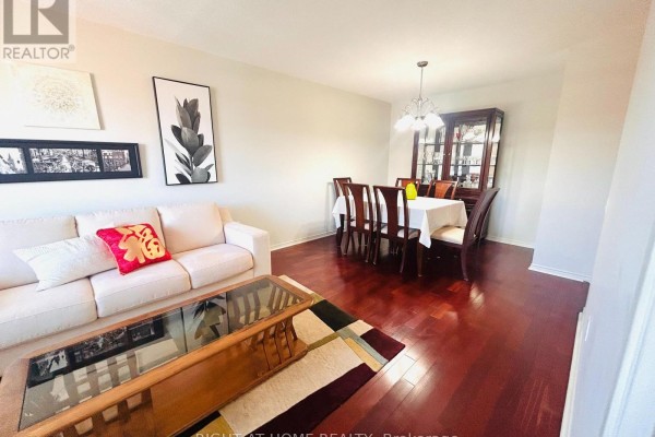 Kitchen - 1009 - 11 Thorncliffe Pk Drive, Toronto, ON M4H1P3 Photo 4