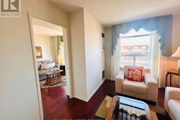 Primary Bedroom - 1009 - 11 Thorncliffe Pk Drive, Toronto, ON M4H1P3 Photo 5