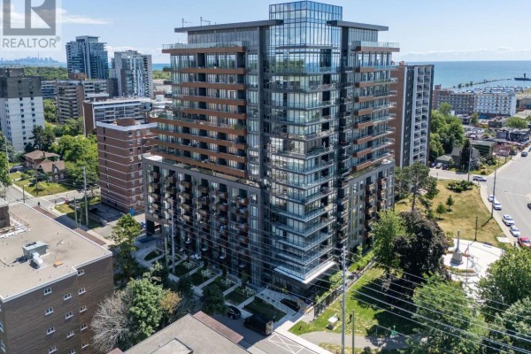 1009 - 21 Park Street E, Mississauga