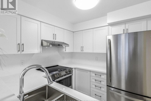 1009 - 28 Pemberton Avenue, Toronto, ON M2M4L1 Photo 5