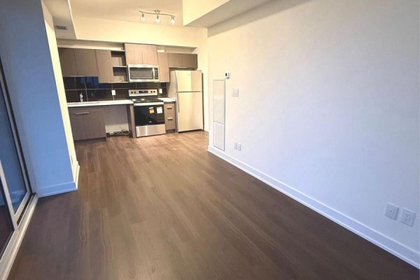 Kitchen - 1009 - 2825 Jane Street, Toronto, ON M3N2J5 Photo 2