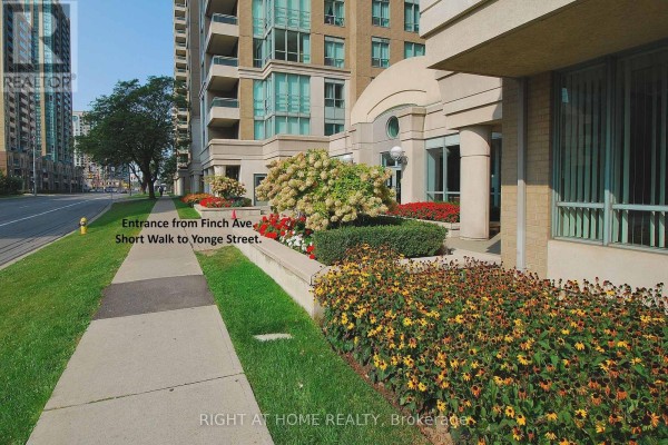 1009 - 39 Pemberton Avenue, Toronto Photo 3