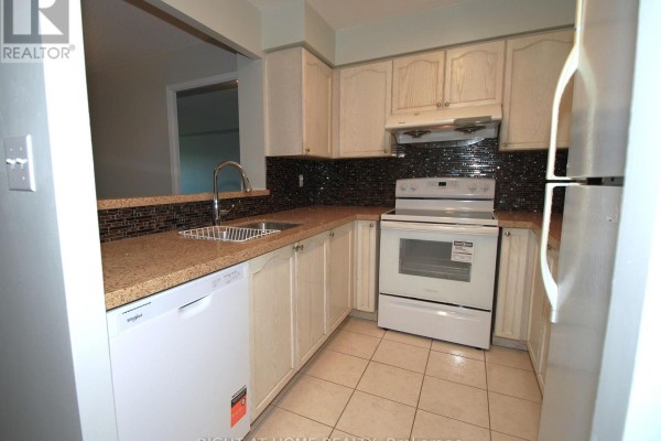 1009 - 39 Pemberton Avenue, Toronto Photo 5