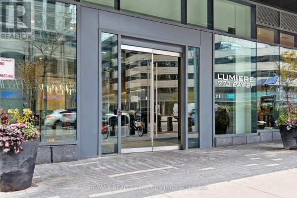 Kitchen - 1009 - 770 Bay Street, Toronto, ON M5G0A6 Photo 3