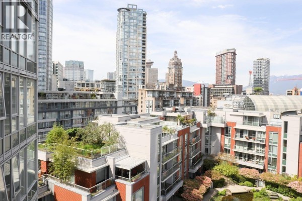 1009 688 Abbott Street, Vancouver, BC V6B0B9 Photo 3