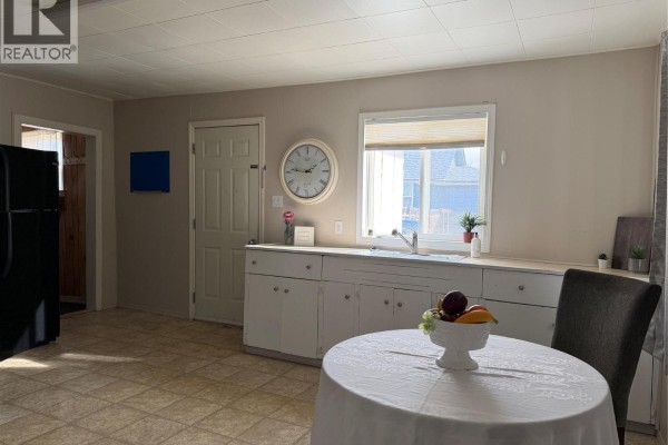 Kitchen - 1009 95 Avenue, Dawson Creek, BC V1G1H9 Photo 5