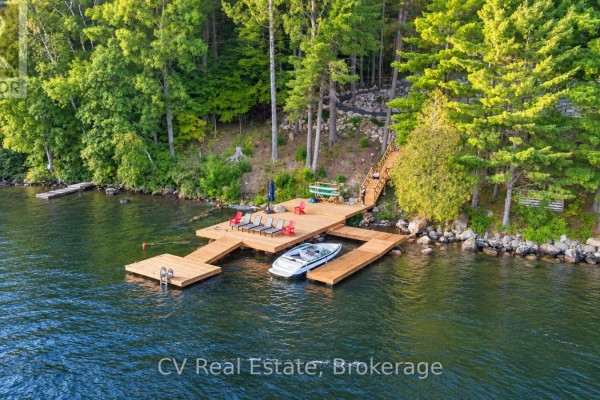 1009 Donaldson Street, Lake Of Bays, ON P0A1E0 Photo 2