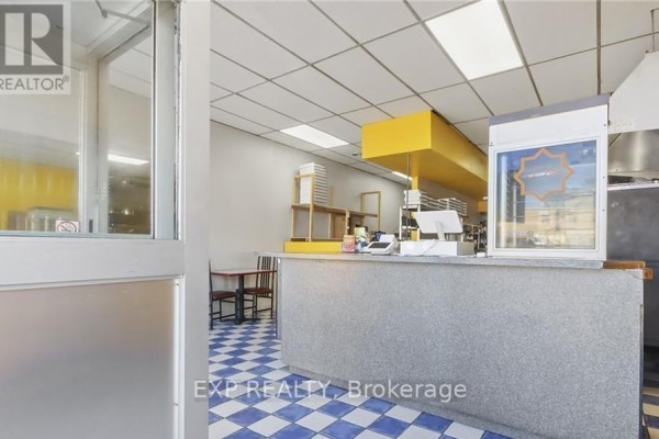 1009 Merivale Road, Ottawa, ON K1Z6A6 Photo 5