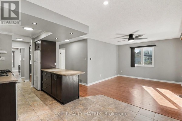 Laundry room - 100a - 902 Notre Dame Street, Russell, ON K0A1W0 Photo 4