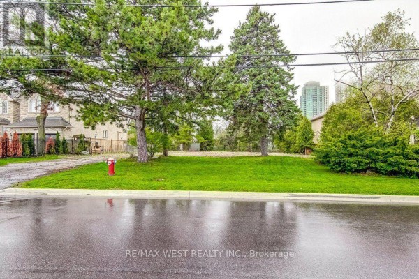 101 (part Lot 1) Fairview Road W, Mississauga, ON L5B1K7 Photo 4
