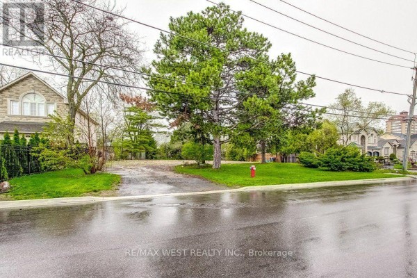 101 (part Lot 2) Fairview Road W, Mississauga, ON L5B1K7 Photo 3