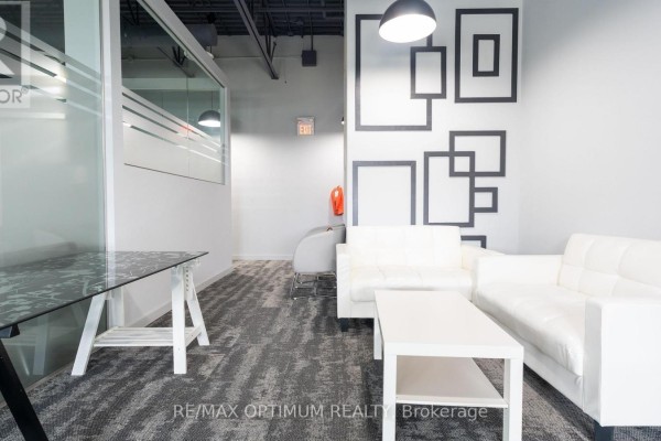 101 - 1055 Canadian Place, Mississauga, ON L4W0C2 Photo 5