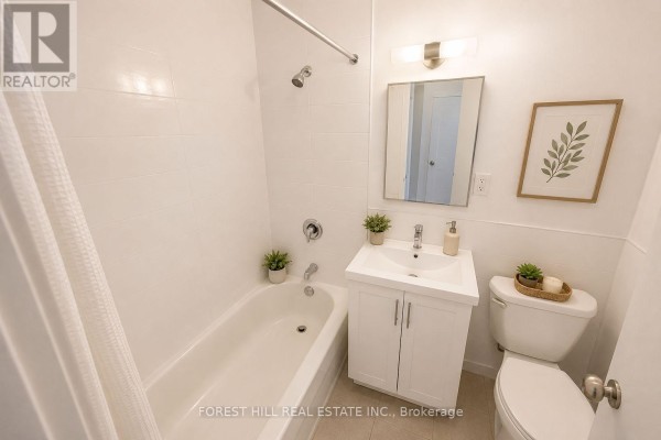101 - 106 Goodwood Park, Toronto, ON M4C5S9 Photo 3