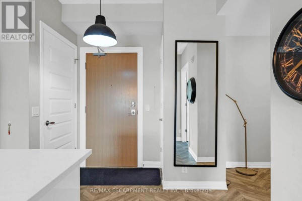 Bathroom - 101 - 1105 Leger Way, Milton, ON L9E1K7 Photo 5