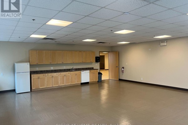 101 - 1224 Gardiners Road, Kingston, ON K7P0G2 Photo 4