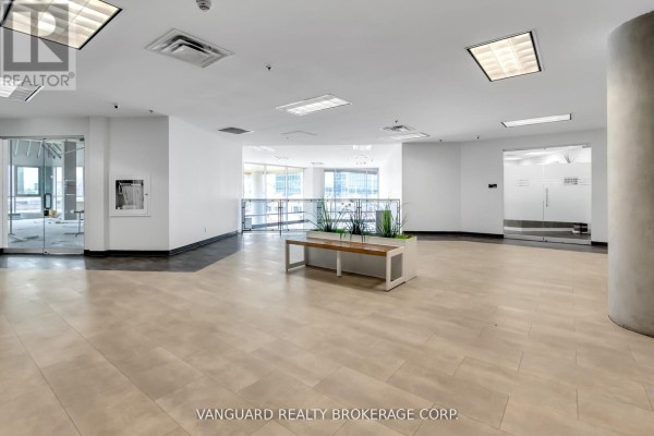 101 - 1275 Finch Avenue W, Toronto, ON M3J2B1 Photo 4