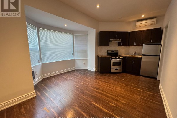 101 - 141 Admiral Road, Toronto, ON M5R2L7 Photo 3