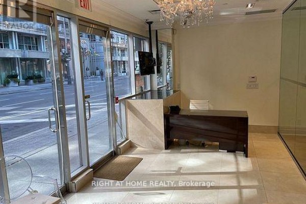 101 - 263 Wellington Street W, Toronto, ON M5V3E6 Photo 4