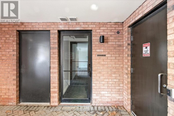 101 - 2900 Yonge Street, Toronto, ON M4N3N8 Photo 3